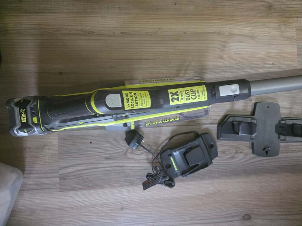 Ryobi one+ 18V p718 stick vacuum – missing floor nozzle / roller bar assembly